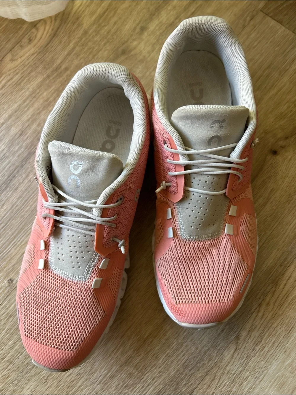 On Cloud 5 Running Shoe (Women)
FLAMINGO/PEARL, Size 8 - Picture 2 of 11
